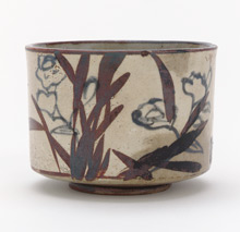 Tea bowl with inscription and design of narcissus
